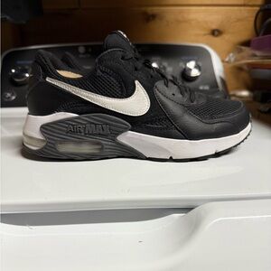 Nike Women's Black and White Air Max Sneakers